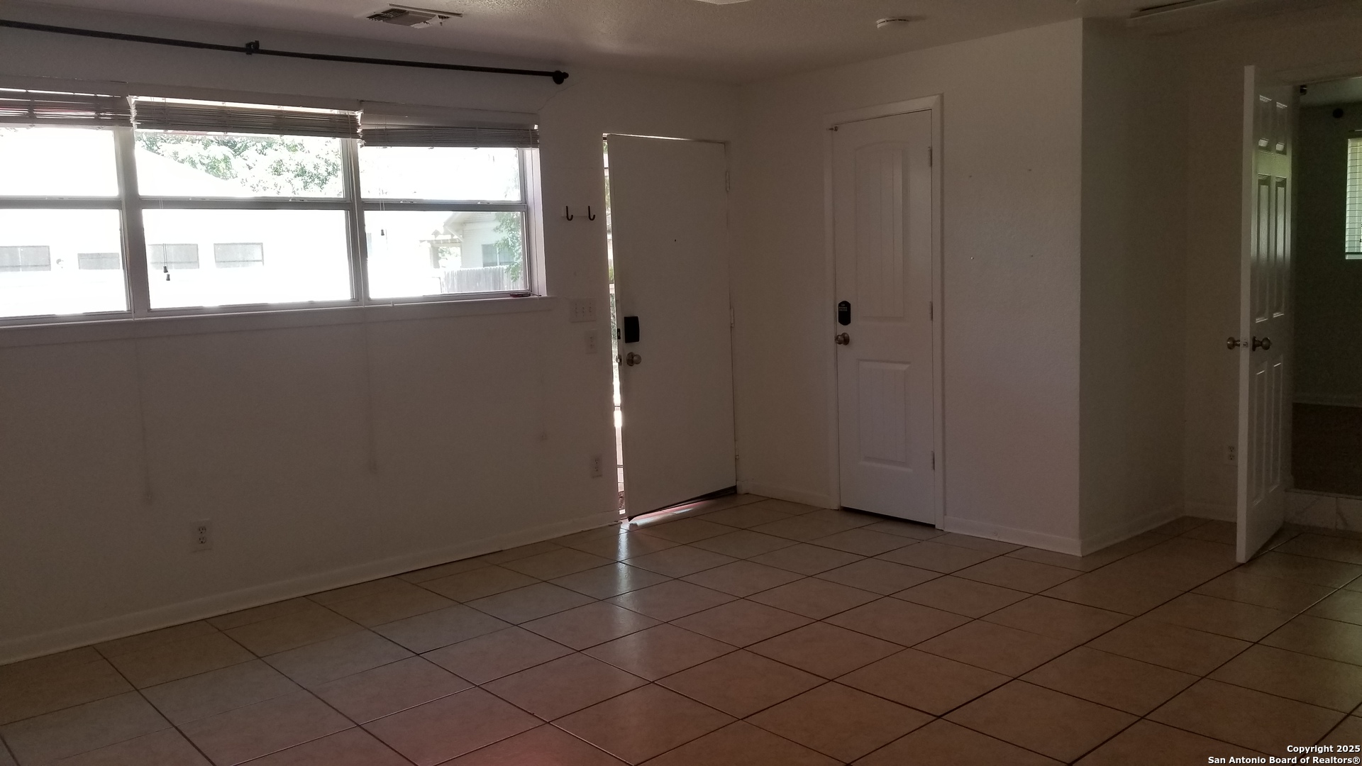 1123 W Coll New Braunfels TX 78130