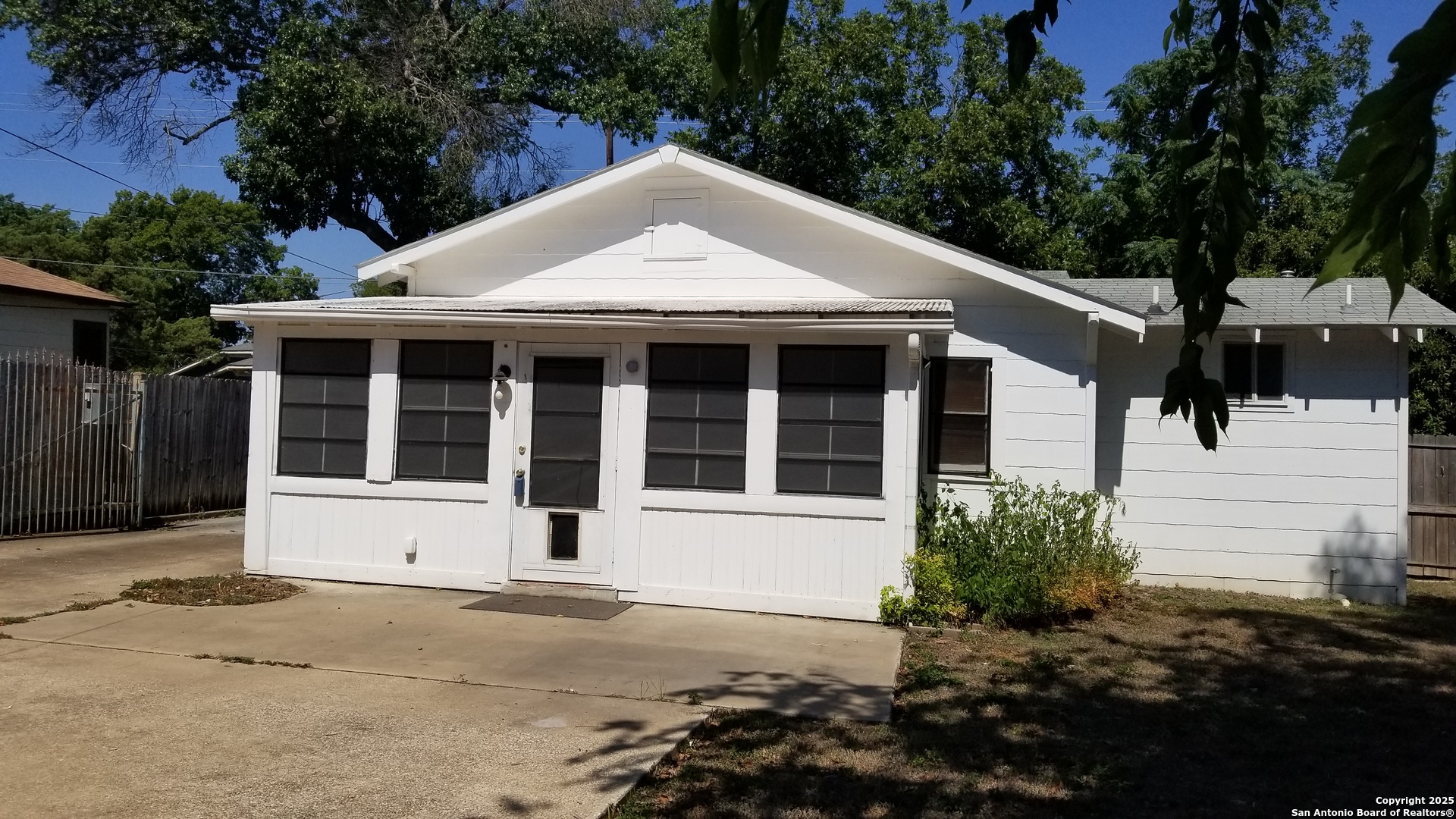 1123 W Coll New Braunfels TX 78130
