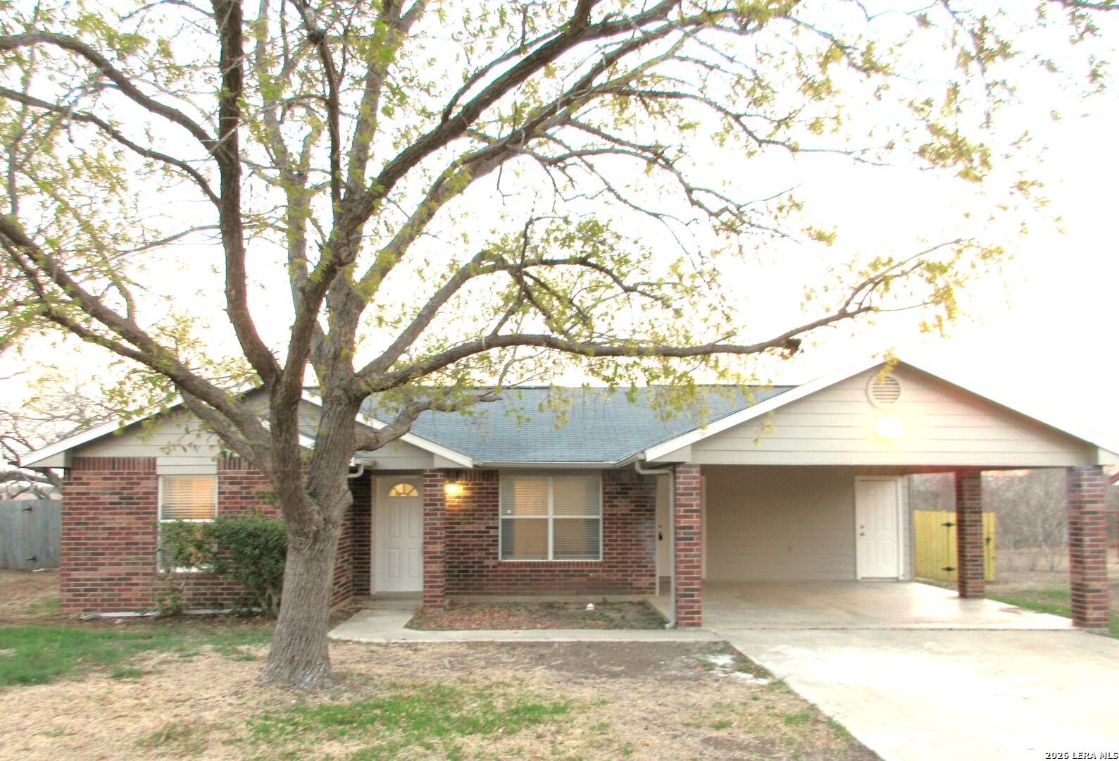 606 Hon Jourdanton TX 78026