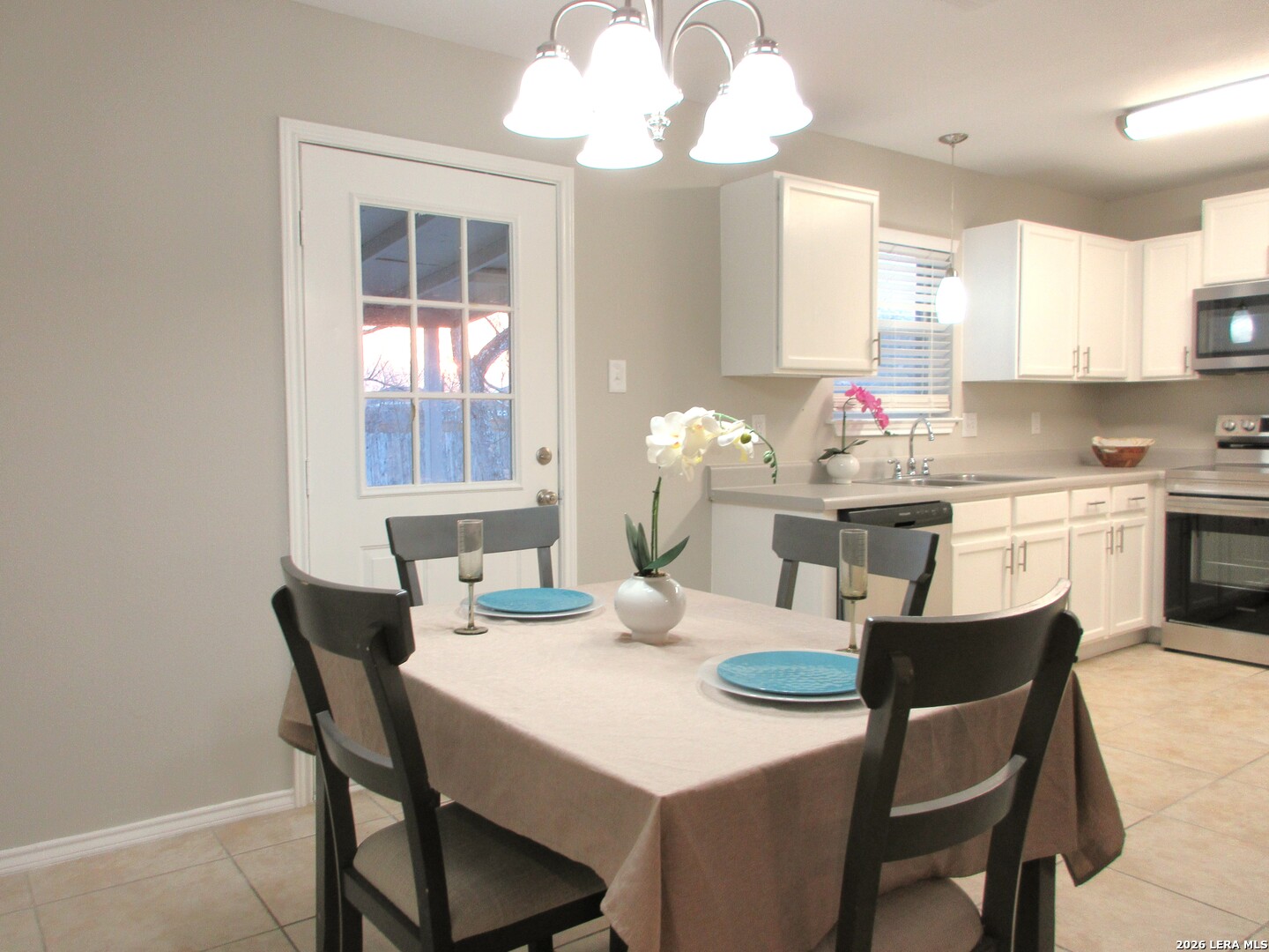 606 Hon Jourdanton TX 78026