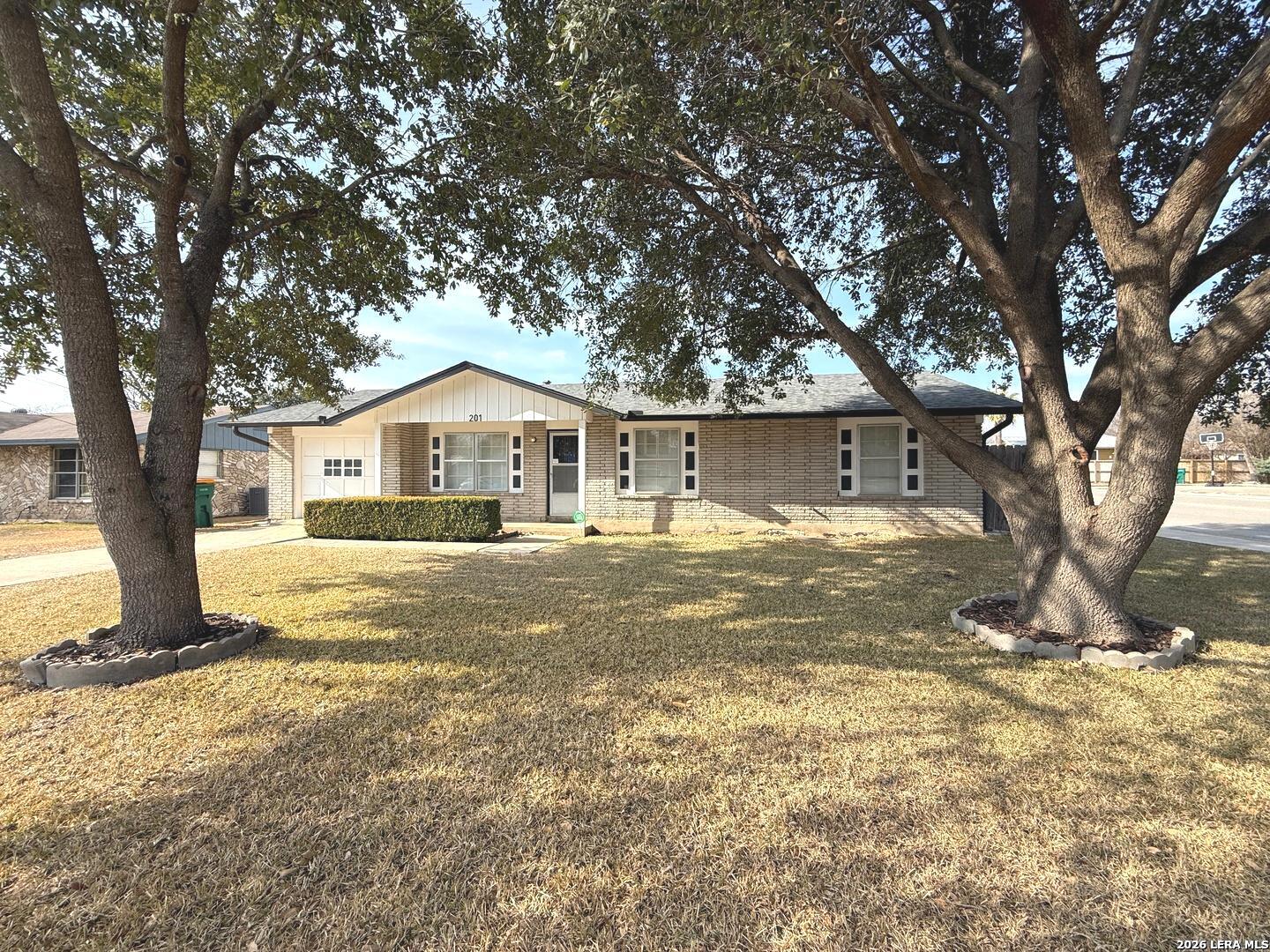 201 Avenue D Converse TX 78109
