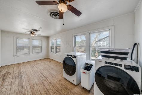 615 Main Karnes City TX 78118