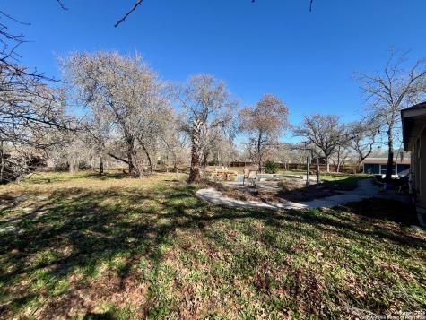 438 Rosewood Drive La Vernia TX 78121