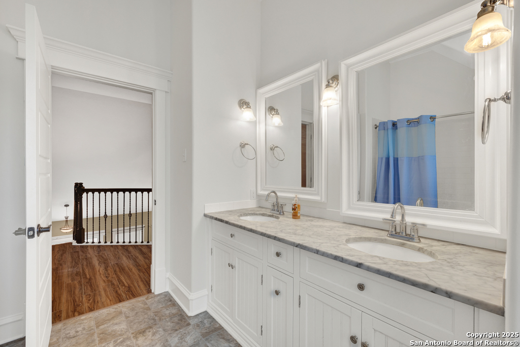 204 Falling Hills New Braunfels TX 78132