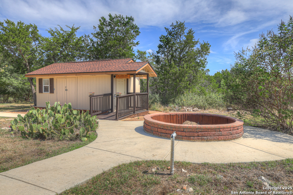 204 Falling Hills New Braunfels TX 78132