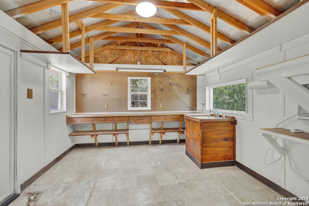 204 Falling Hills New Braunfels TX 78132