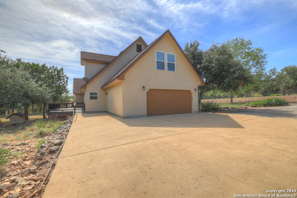 204 Falling Hills New Braunfels TX 78132