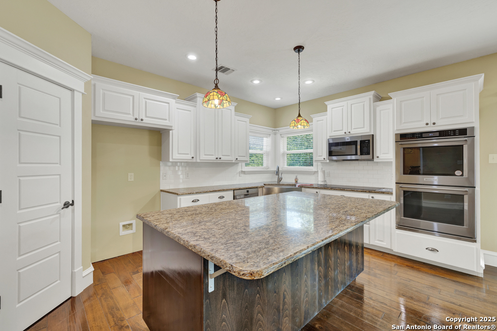 204 Falling Hills New Braunfels TX 78132