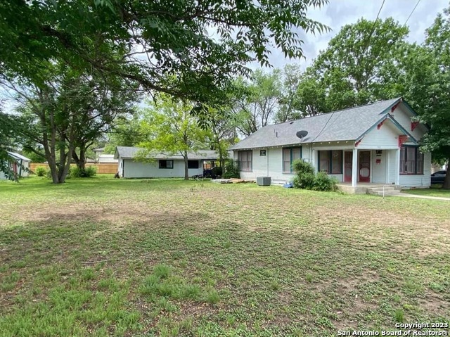 1509 21st Street Hondo TX 78861