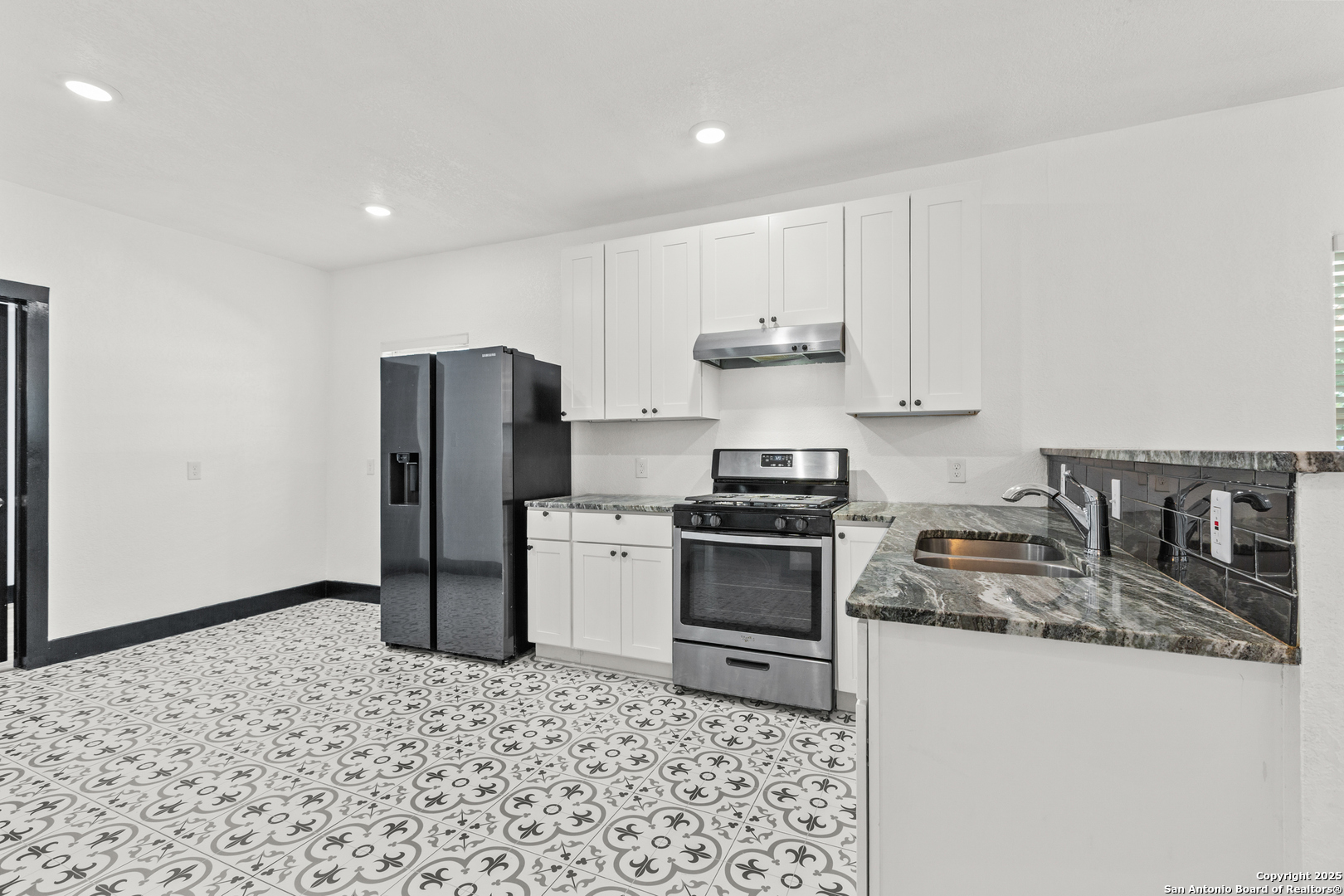 726 E Highland Boulevard San Antonio TX 78210