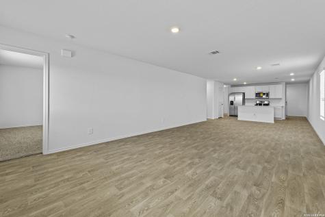 16055 Mahogany Way Elmendorf TX 78112