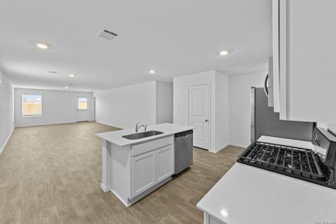 16055 Mahogany Way Elmendorf TX 78112