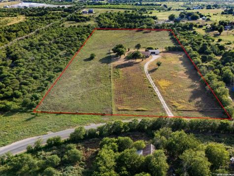 7974 Green Valley Road Marion TX 78124