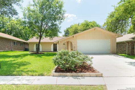 4913 Crestwood Drive Schertz TX 78108