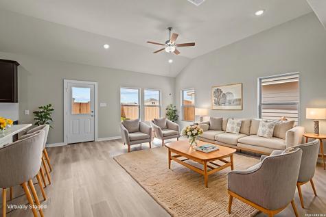 17516 Bigtooth Aspen Drive Elmendorf TX 78112