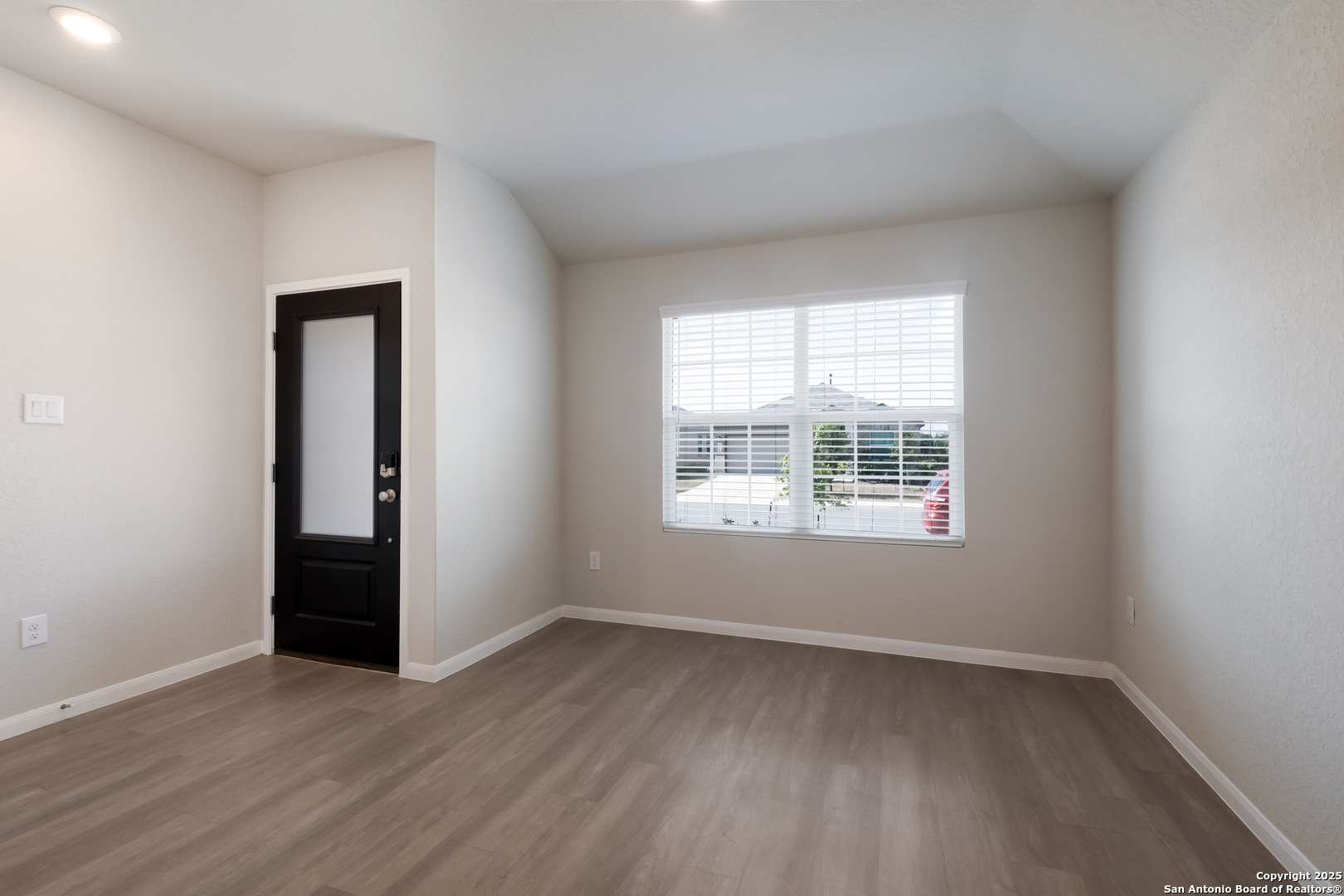 4309 Southton Bed San Antonio TX 78223