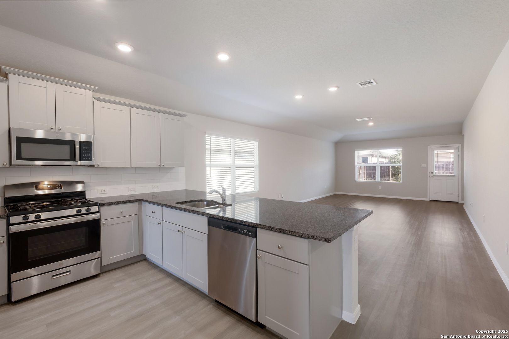 4309 Southton Bed San Antonio TX 78223