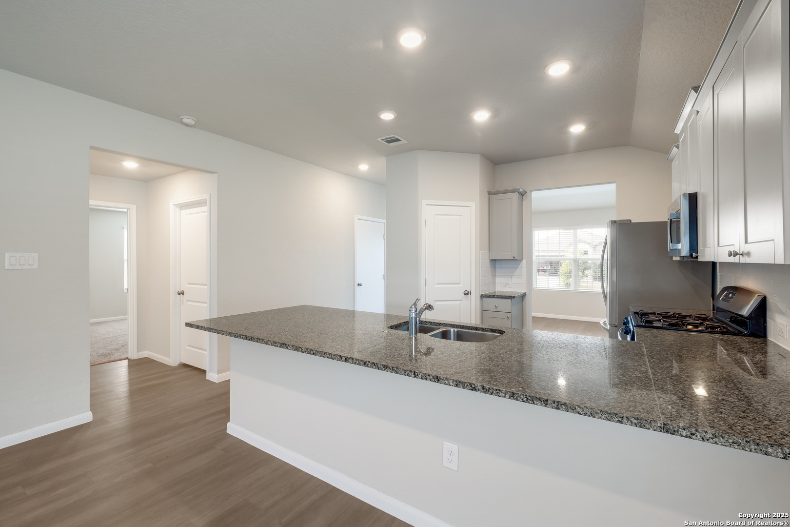 4309 Southton Bed San Antonio TX 78223