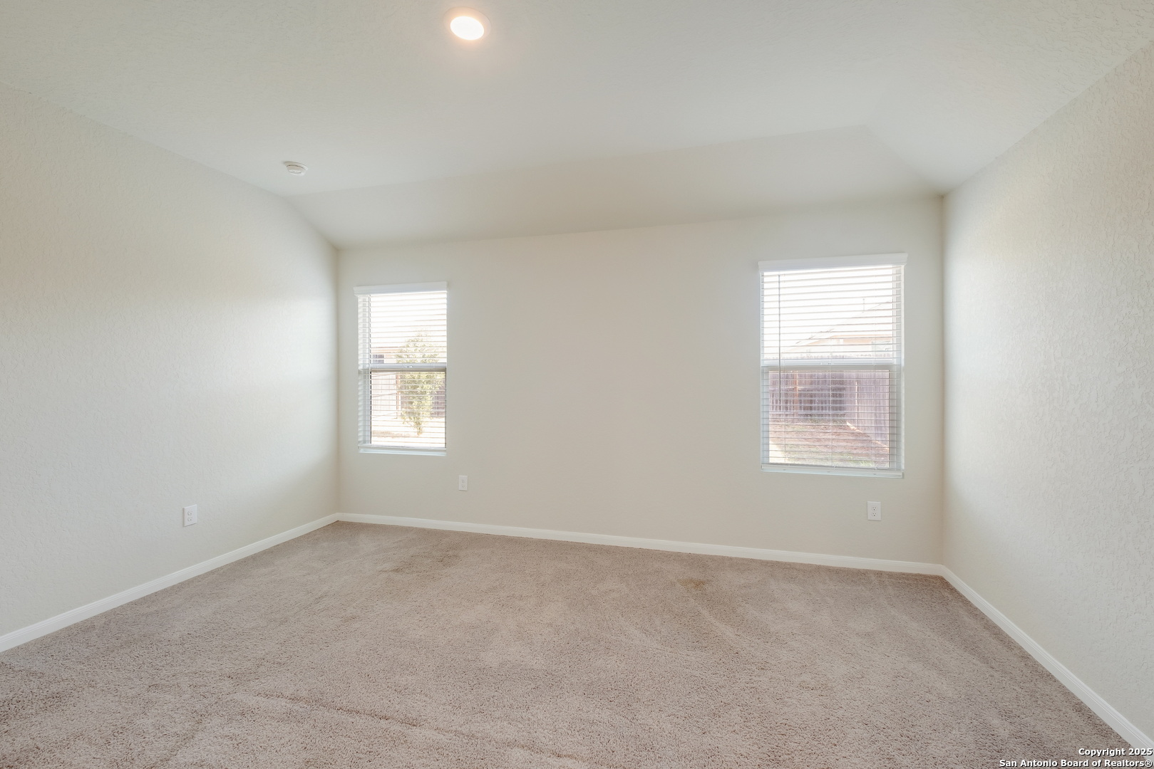4309 Southton Bed San Antonio TX 78223