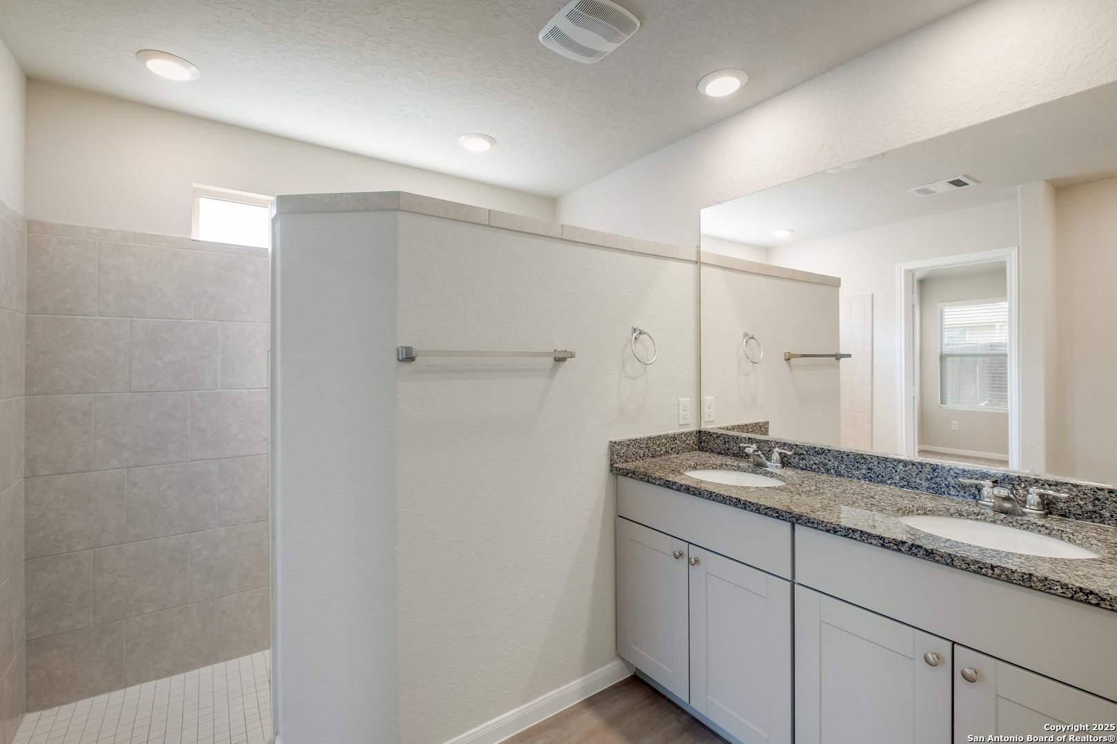 4309 Southton Bed San Antonio TX 78223