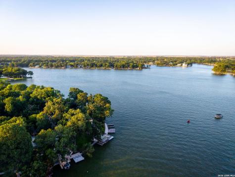 636 Woodlake Drive Mcqueeney TX 78123