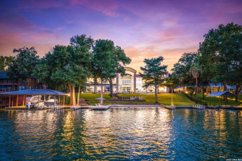 636 Woodlake Drive Mcqueeney TX 78123