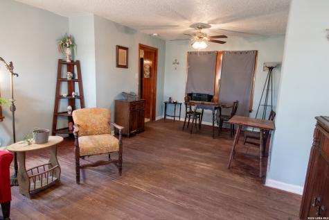 16472 N State Highway 16 Poteet TX 78065