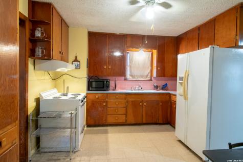 16472 N State Highway 16 Poteet TX 78065