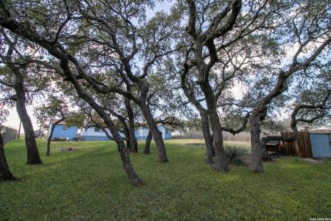 16472 N State Highway 16 Poteet TX 78065