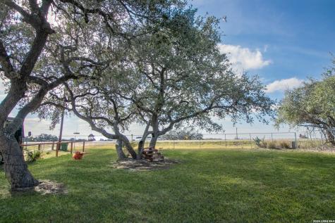 16472 N State Highway 16 Poteet TX 78065