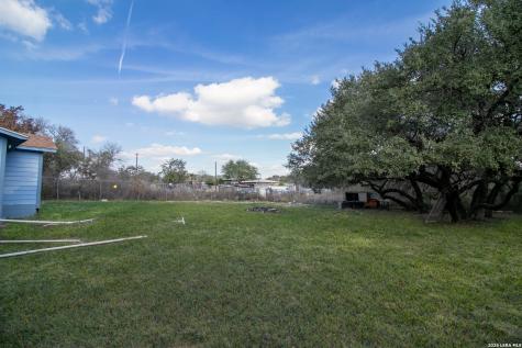 16472 N State Highway 16 Poteet TX 78065