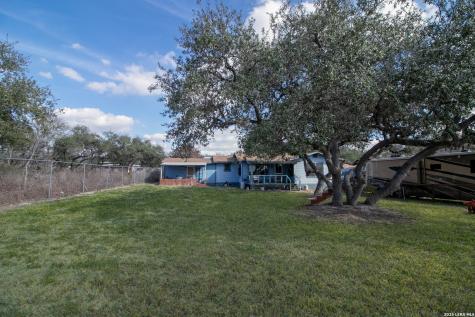 16472 N State Highway 16 Poteet TX 78065