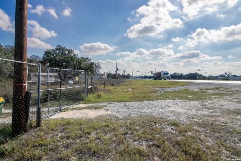16472 N State Highway 16 Poteet TX 78065