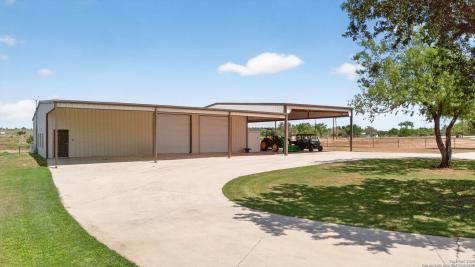 2220 Fm 1343 Devine TX 78016