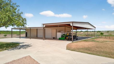 2220 Fm 1343 Devine TX 78016