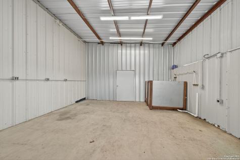 2220 Fm 1343 Devine TX 78016