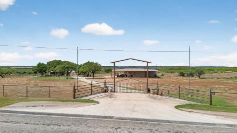 2220 Fm 1343 Devine TX 78016