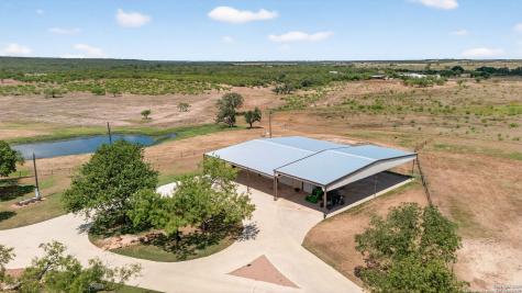 2220 Fm 1343 Devine TX 78016