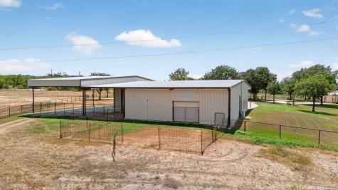 2220 Fm 1343 Devine TX 78016