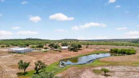 2220 Fm 1343 Devine TX 78016