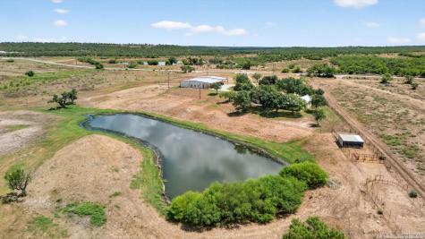 2220 Fm 1343 Devine TX 78016