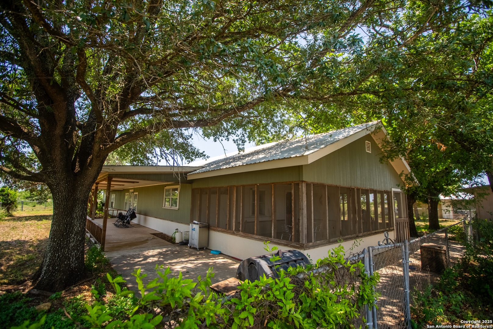 4843 N Fm 1436 La Pryor TX 78872