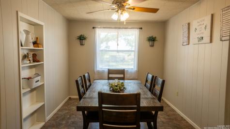 4843 N Fm 1436 La Pryor TX 78872