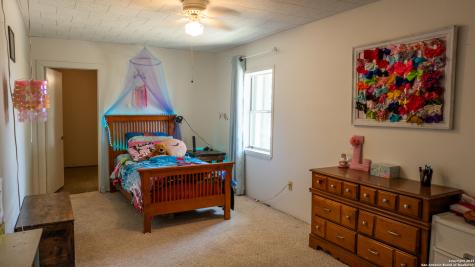4843 N Fm 1436 La Pryor TX 78872
