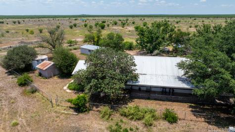 4843 N Fm 1436 La Pryor TX 78872