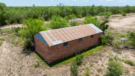 4843 N Fm 1436 La Pryor TX 78872