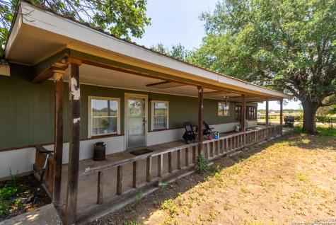 4843 N Fm 1436 La Pryor TX 78872