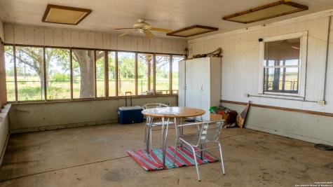 4843 N Fm 1436 La Pryor TX 78872