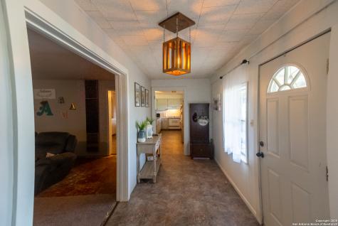 4843 N Fm 1436 La Pryor TX 78872
