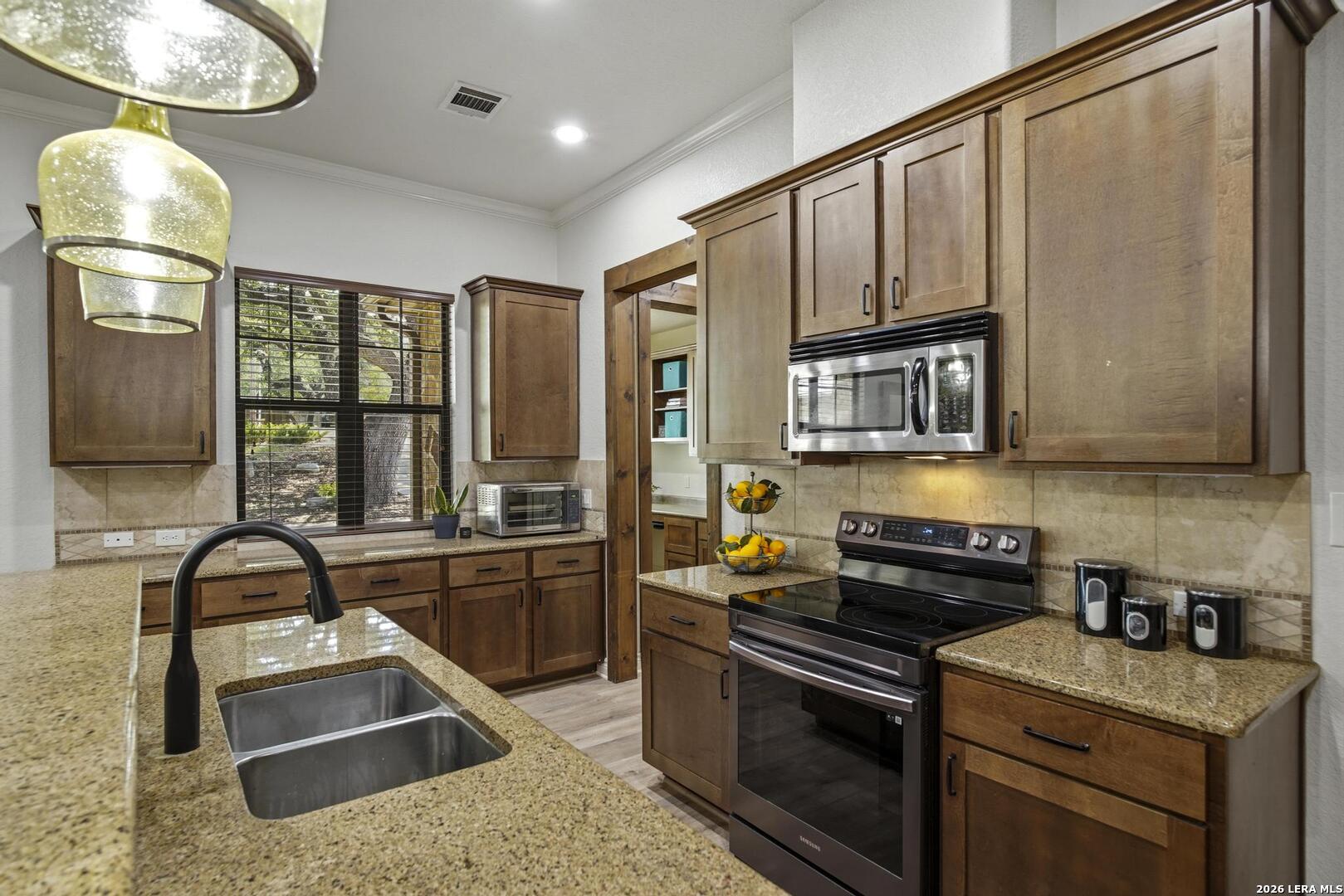 414 Spacious Sky San Antonio TX 78260